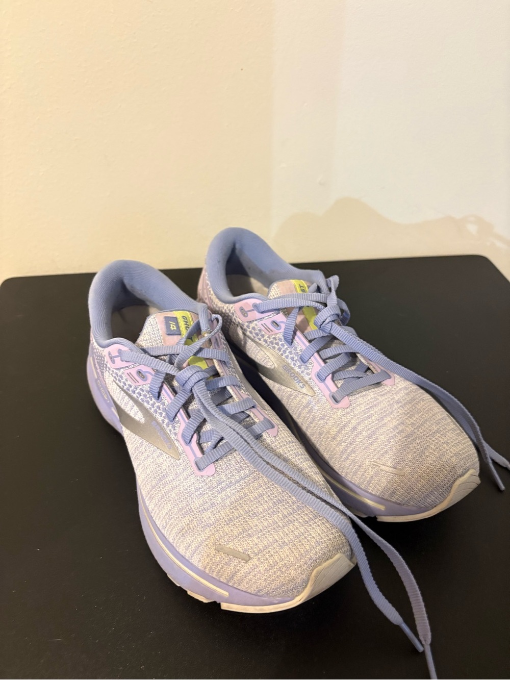 Brooks Women's Lavender Athletic Walking Shoes